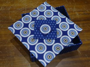 Boite carrée -atelier cartonnage Pascale Rigault à la Boutik'Créative de Rives