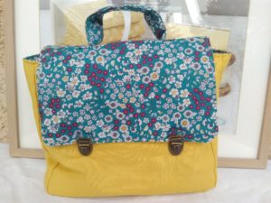 Kit à coudre cartable jaune et turquoise