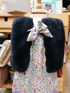 Gilet enfant fausse fourrure marine 1