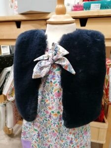 Gilet enfant fausse fourrure marine