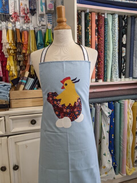 Le tablier Poulettes -- un tuto couture La Boutik Creative de Rives