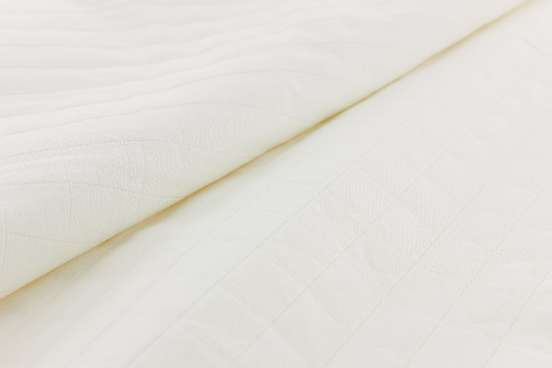 issu-France-Duval-coton-matelasse-tayio-blanc-casse-1-La-Boutik-Creative-de-Rives