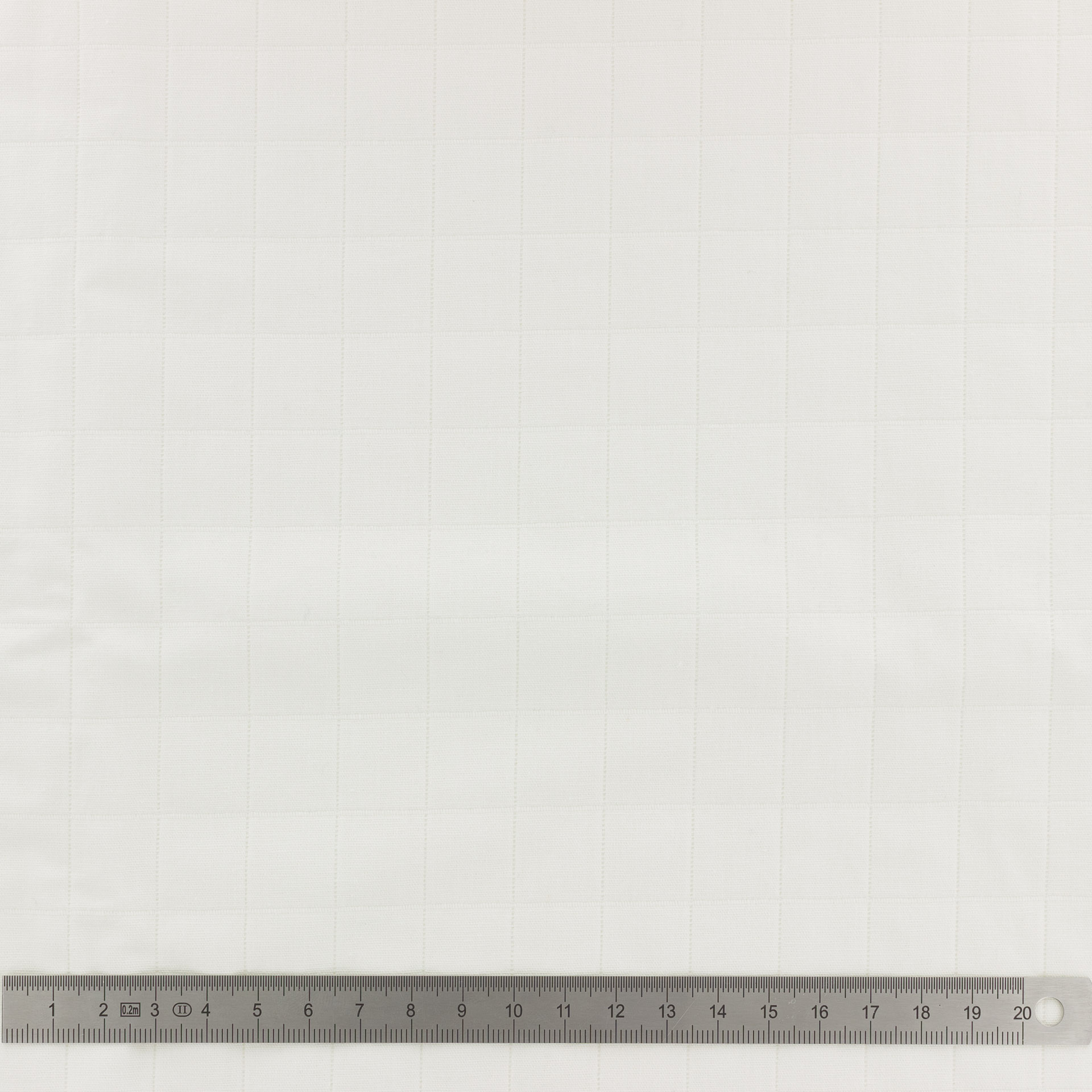 Tissu-France-Duval-coton-matelasse-tayio-blanc-casse-2-La-Boutik-Creative-de-Rives