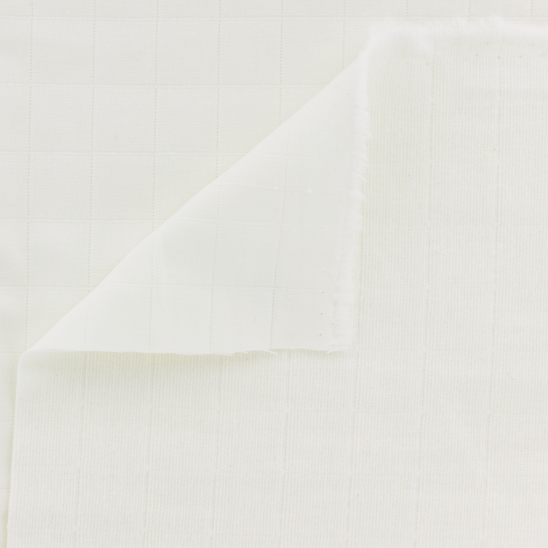 Tissu-France-Duval-coton-matelasse-tayio-blanc-casse-3-La-Boutik-Creative-de-Rives