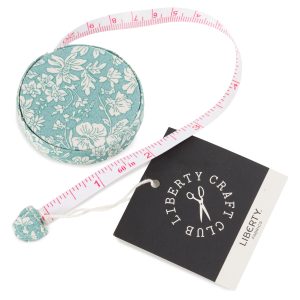 Metre-ruban-automatique-en-tissu-Liberty-Fabrics-Emily-Belle-1-La-Boutik-Creative-de-Rives