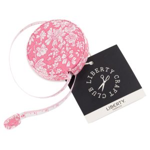 Metre-ruban-automatique-en-tissu-Liberty-Fabrics-Emily-Belle-R-1-La-Boutik-Creative-de-Rives